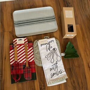 🎄Christmas holiday lot apron whisk tree snack vanilla chi diffuser kitchen towel
